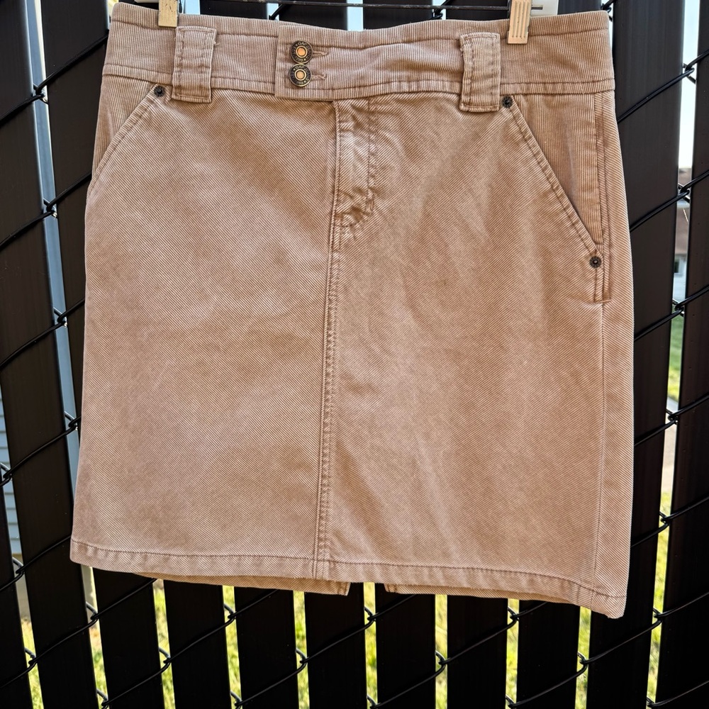 GAP Tan corduroy Skirt size 8